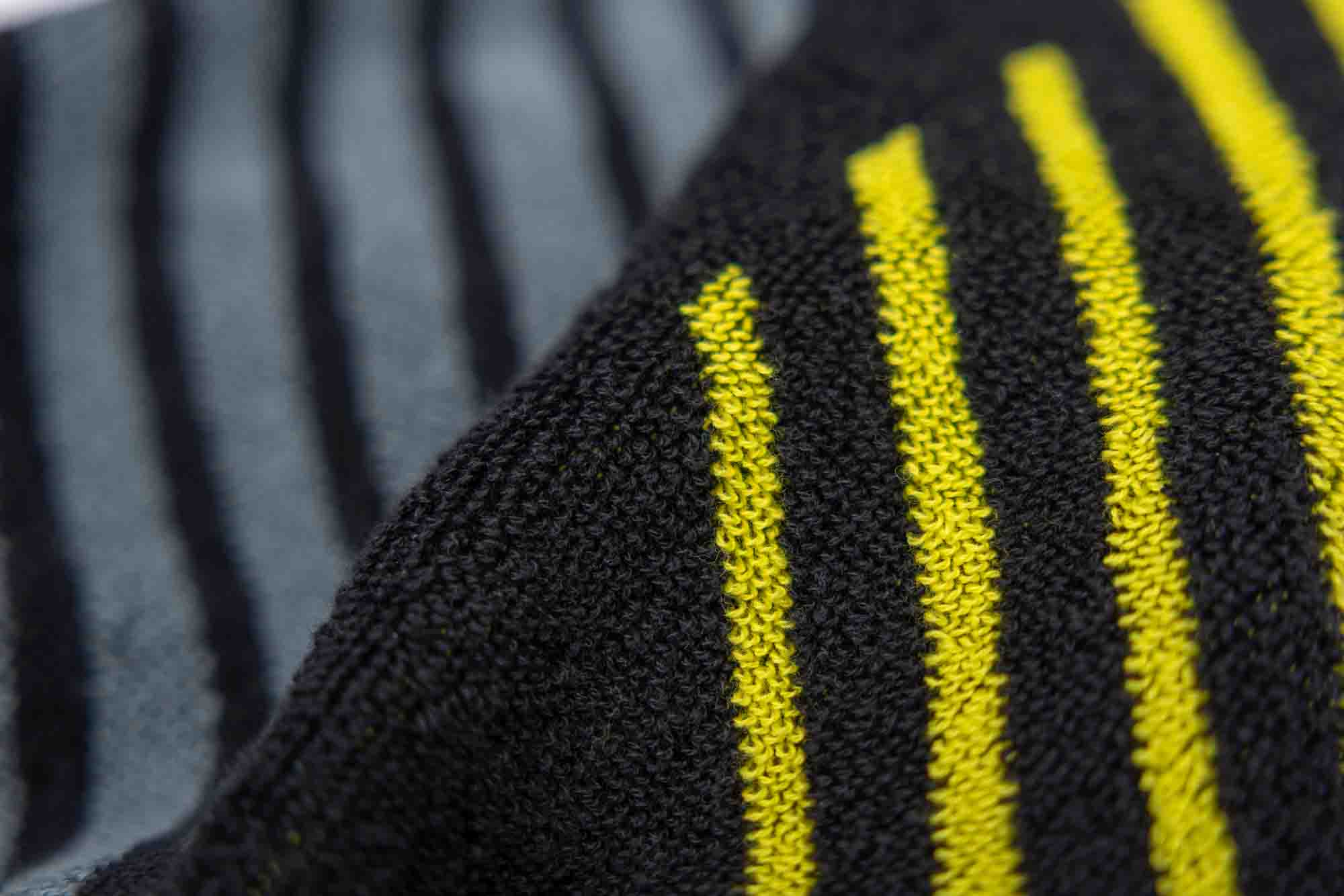 Andro Towel Get The Edge M black/grey/yellow